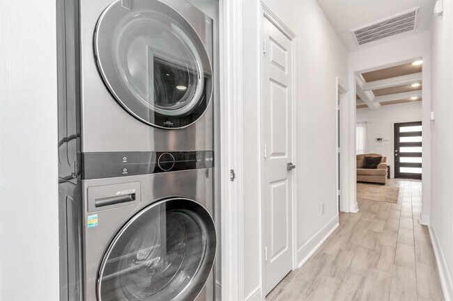 Building Photo - 4506 Aledo St