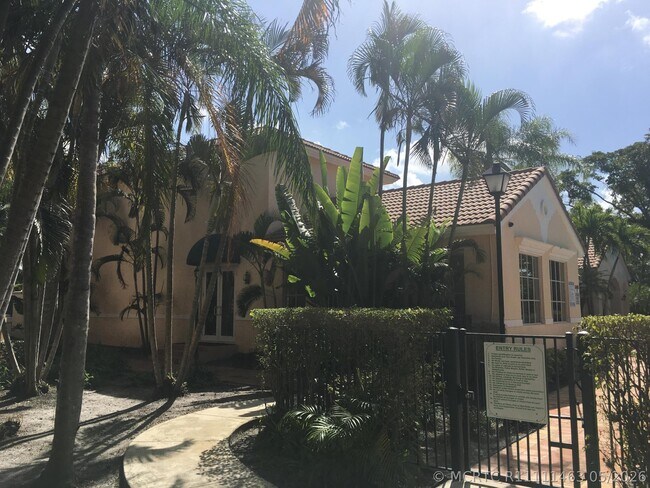 Building Photo - 1721 Village 303 Blvd