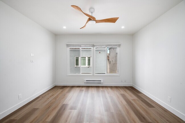 Living room - 118 38th Pl