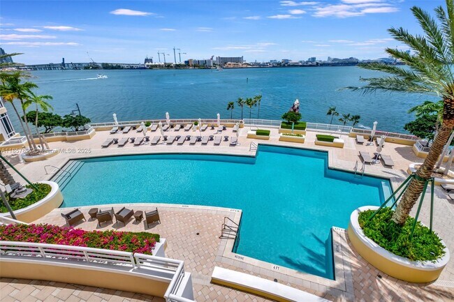 Primary Photo - 848 Brickell Key Dr