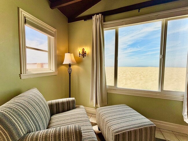 Building Photo - 1205O | Spanish Beach Bungalow Retreat | M...