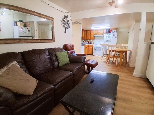 Building Photo - 1080 E 450 N