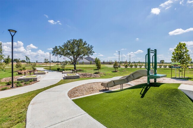 Building Photo - 29527 Saddleview Dr