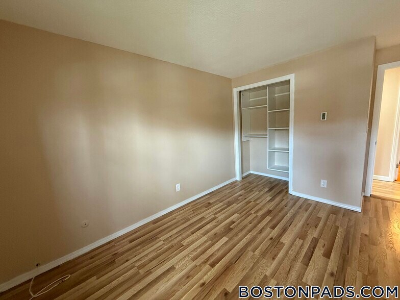 Building Photo - 180 Main St