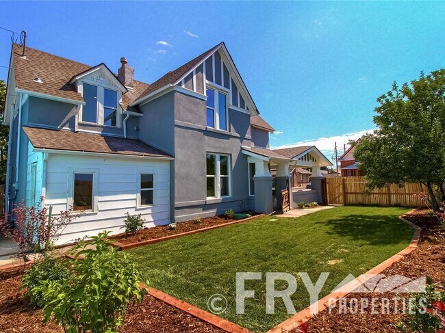 Building Photo - Fully remodeled 2  bed + office, main floo...