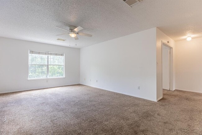 Building Photo - 491 Emerald Fields Ln