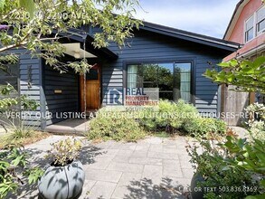 Building Photo - 2230 SE 22nd Ave