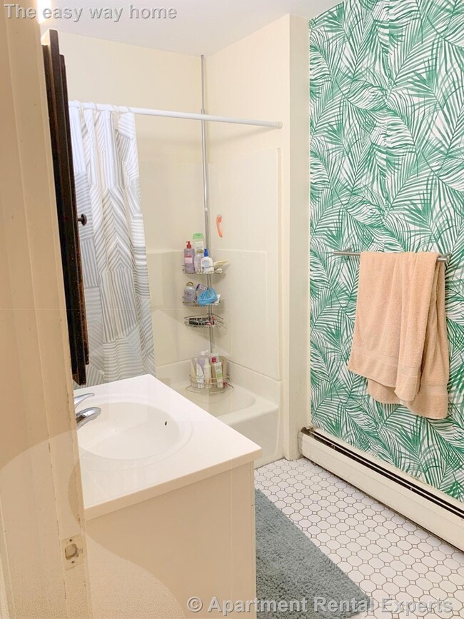 Building Photo - 106 Central St