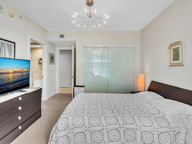 Building Photo - 3535 S Ocean Dr