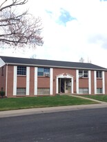 Building Photo - 2336 S Linden Ct
