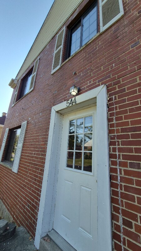 Building Photo - 544 Wiltshire Blvd