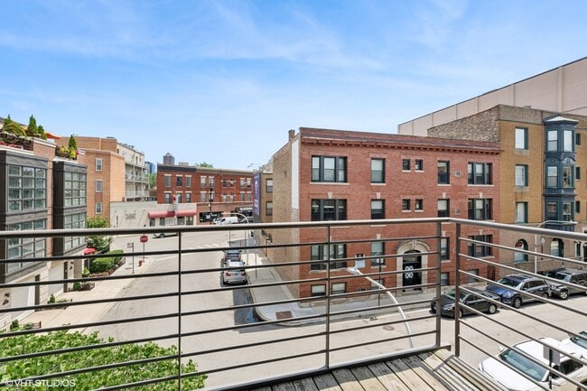Building Photo - 2860 N Orchard St