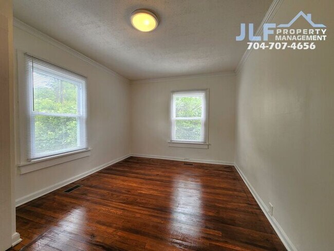 Building Photo - COMING SOON- Remodeled 2 Bed/1 Bath Home in Peaceful Salisbury!
