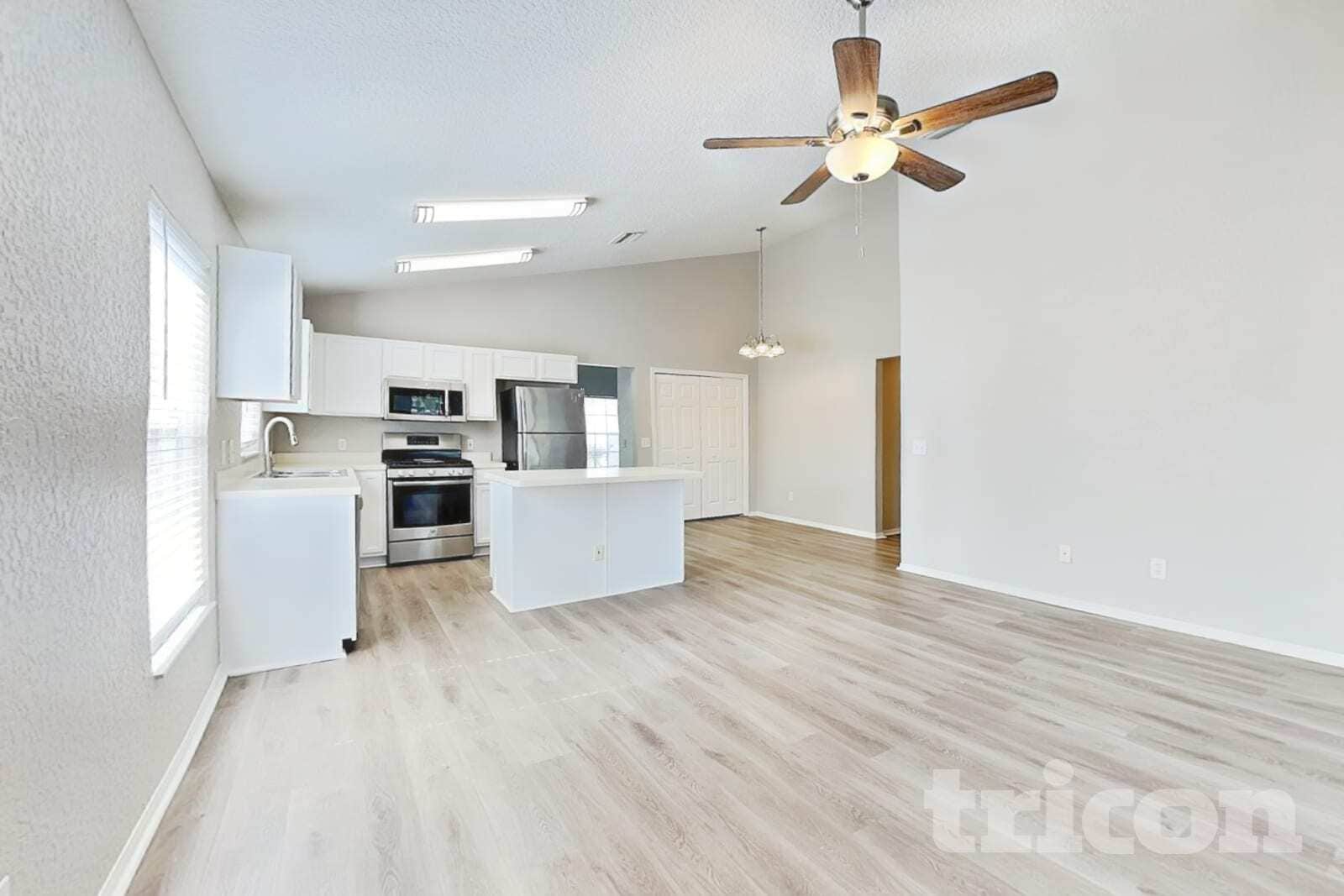 Building Photo - 1124 Vinetree Dr