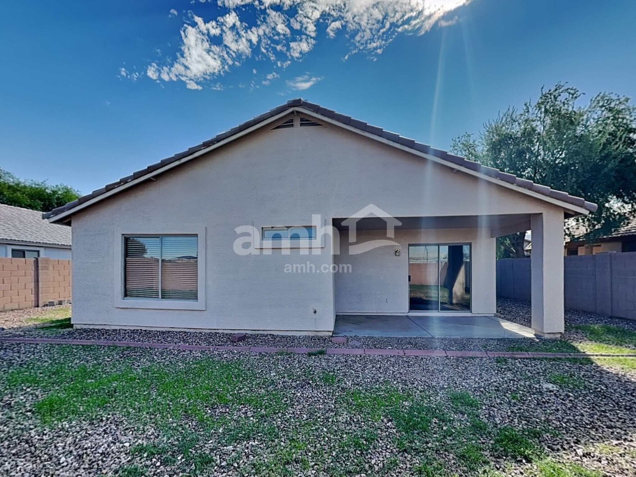 Building Photo - 7024 W Rose Ln