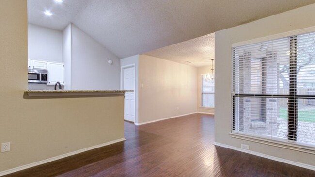 Building Photo - Freelan