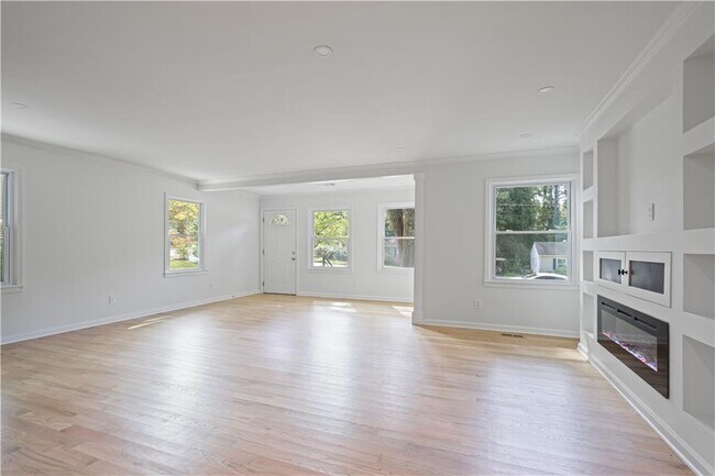 Building Photo - 1967 Sumter St NW