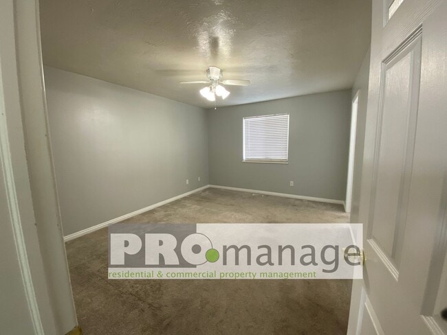 Building Photo - 4149 Birchwood Cir