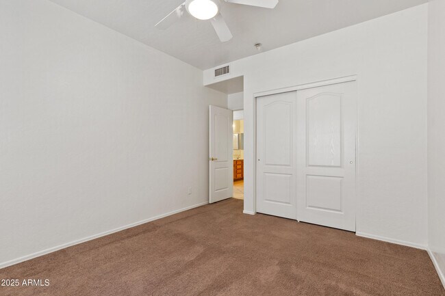 Building Photo - 1684 W Merrill Ln