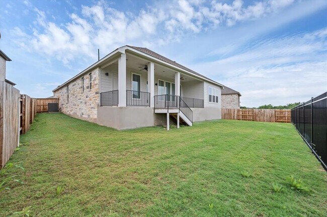 Building Photo - 135 Independence Dr