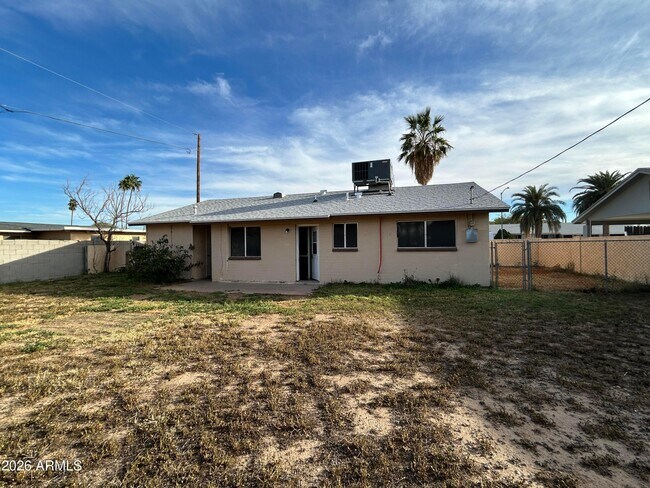 Building Photo - 2446 E Blanche Dr