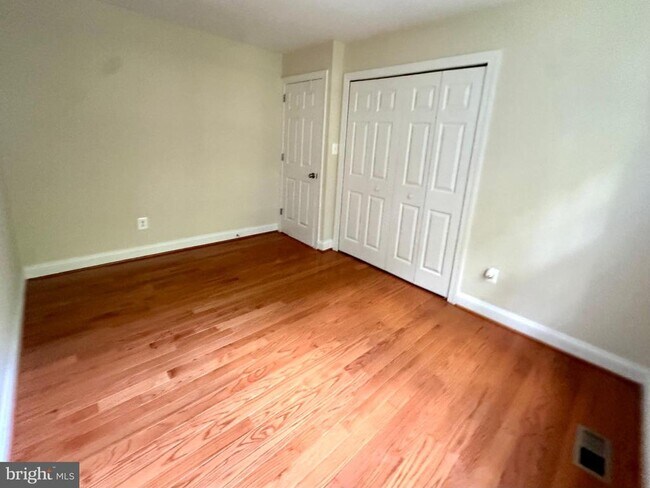 Building Photo - 1213 Forestville Dr