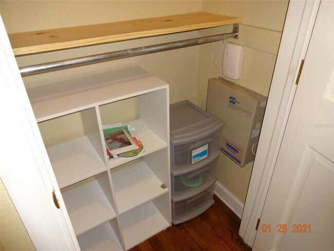 Building Photo - 1144 Delaney Ave