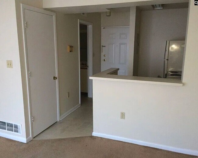 Building Photo - Five Points/USC with Parking!