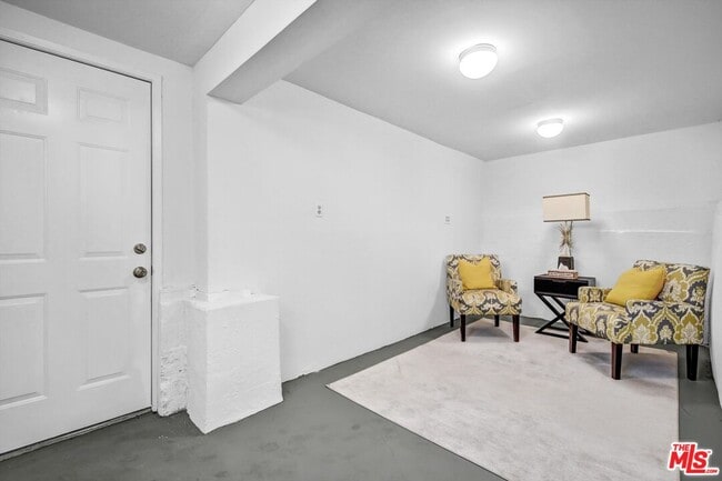 Building Photo - 5183 Maison Ave