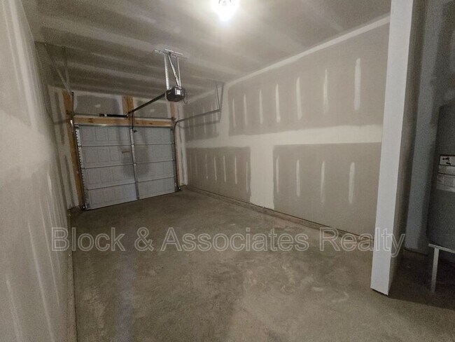 Building Photo - 1202 Broholmer Ln