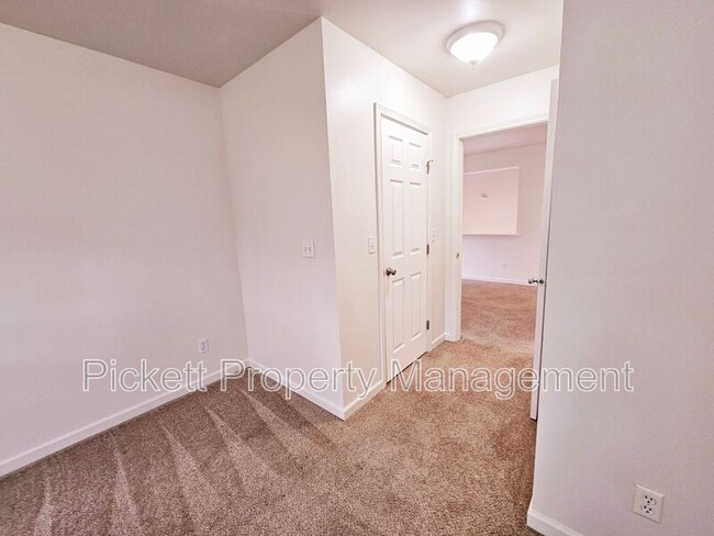 Building Photo - 5206 Del Tormey Pl SE