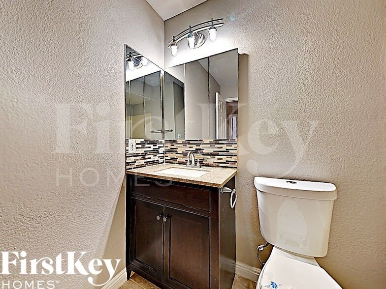 Building Photo - 5314 W Altadena Ave