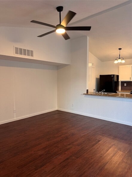 Building Photo - 6010 Dooley Dr