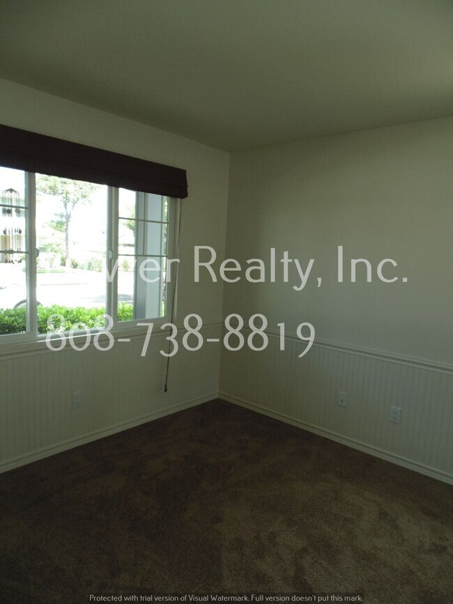 Building Photo - 4/3/2 at Ocean Pointe!