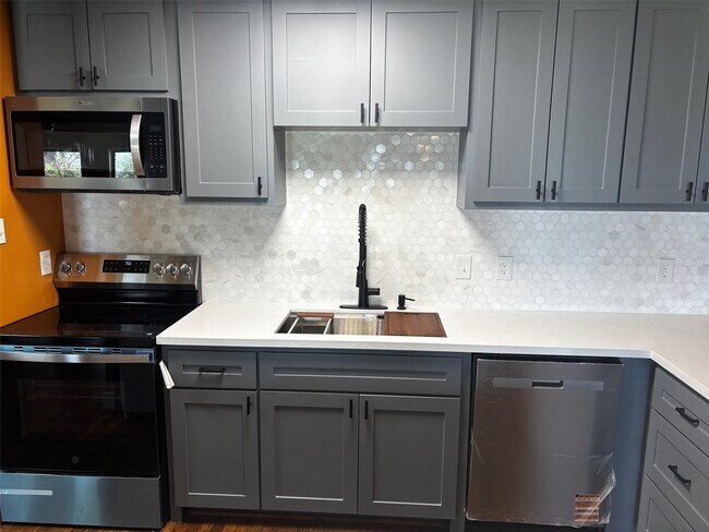 Building Photo - 377 Burke St