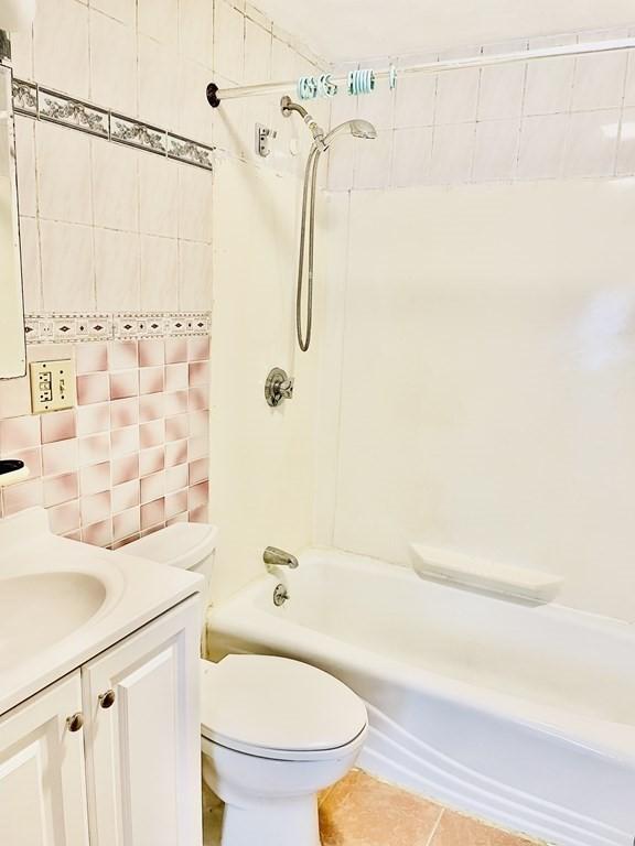 Building Photo - 188 Main St