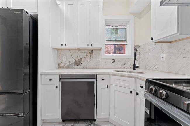 Building Photo - 2321 John F. Kennedy Blvd