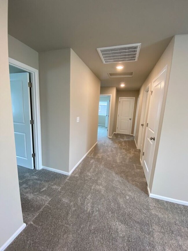 Building Photo - Spacious, modern 5-bed, 2.75-bath in sought-after Daisy Crossing Community in Sultan