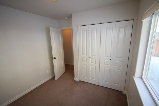 Building Photo - 1612 Beaver Pl