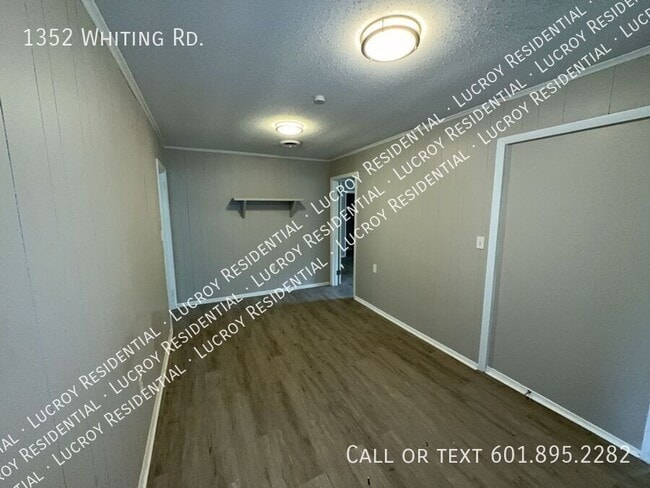Building Photo - 1352 Whiting Rd