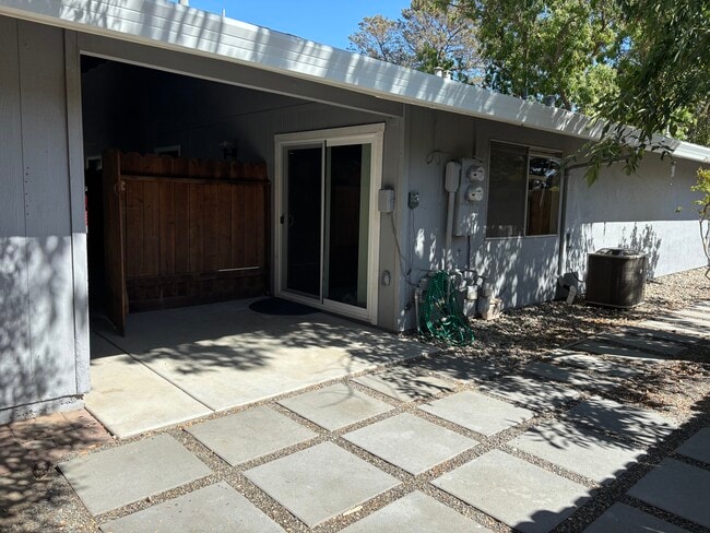 Building Photo - 1116 J St