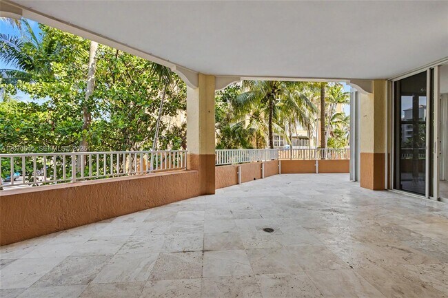 Building Photo - 731 Crandon Blvd