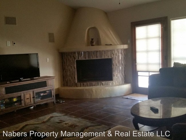 Building Photo - 3 br, 2 bath  - 14666 N El Pueblo Blvd