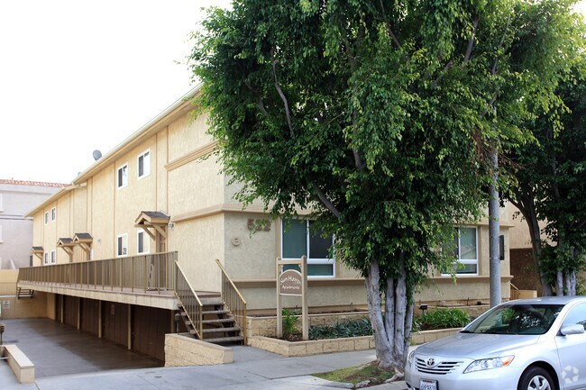 Primary Photo - Sun Haven Apartments