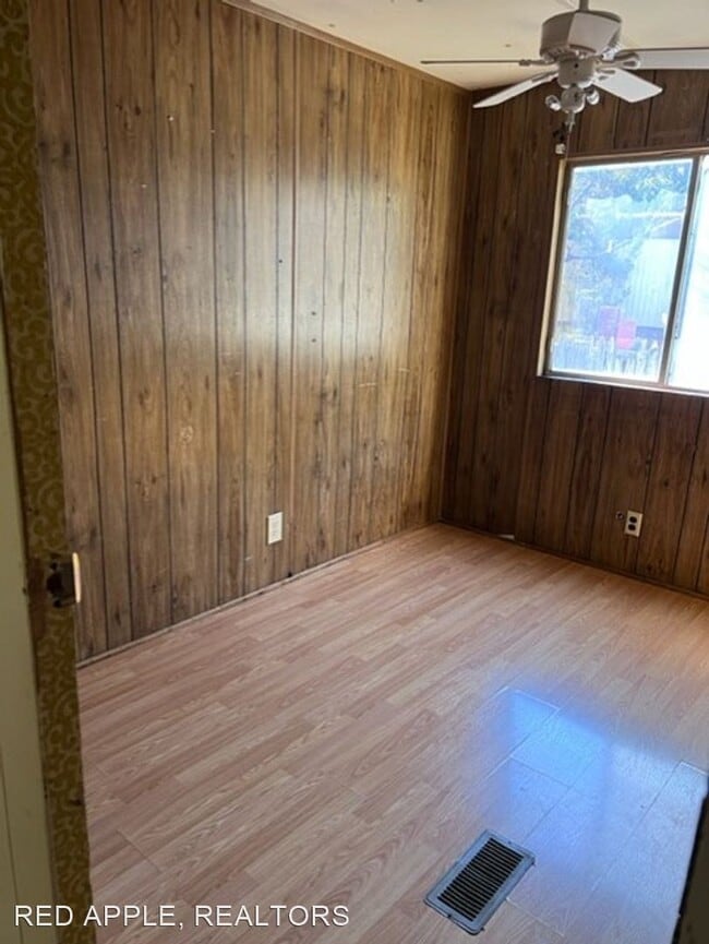 Building Photo - 3 br, 2 bath House - 601 Chapel Hill Rd