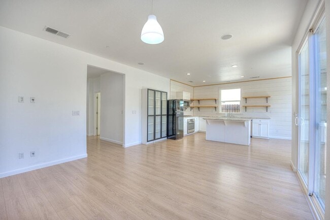 Building Photo - Spacious 3-Bedroom Home with a Backyard in Harlan Ranch Community!