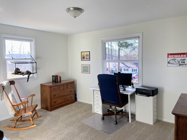 Building Photo - 1001 Belmont Dr