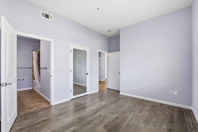 Building Photo - Availabe Now!