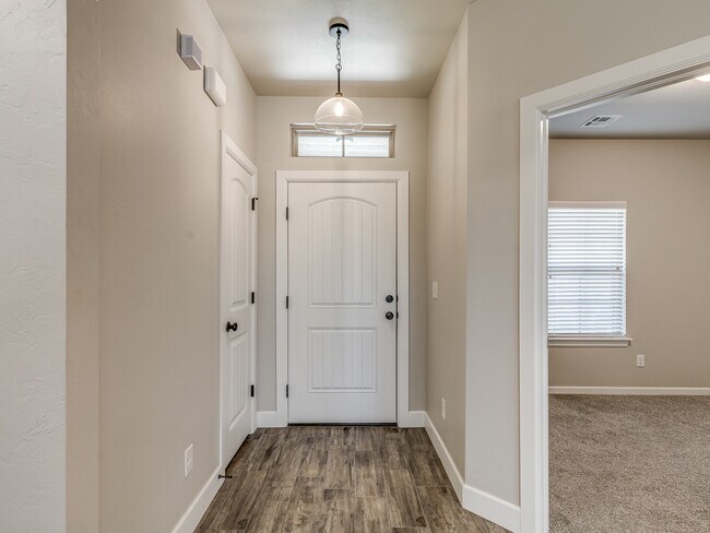 Building Photo - 4505 Black Mesa Ln