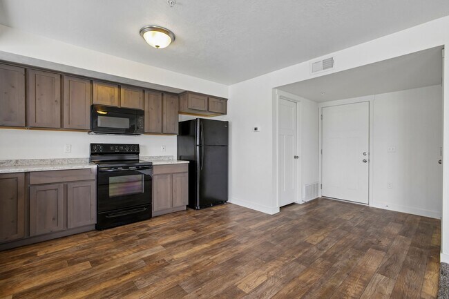 Building Photo - 734 E 500 S